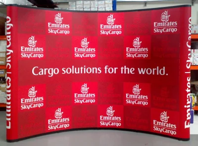 curved pop up display stand